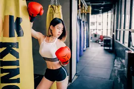 探访上海第一家女子拳击馆：全是性感姐姐，男性免入图片