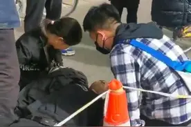 昨天，长治和平医院门口，这一跪，帅爆了图片