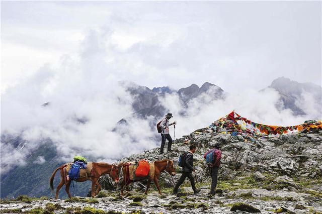 在“中国十大经典徒步路线之一”的洛克线上,我重新理解了生活