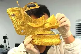 三星堆出土黄金面罩，当时还没炼金术，哪来的黄金？说捡的你信吗图片