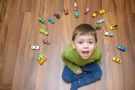 童心故事：小孩的快乐图片