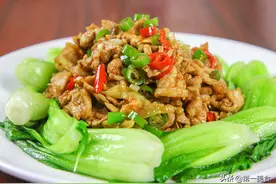 肉片搭配菜心简直是天生一对，滑嫩清脆，香辣下饭，做一盘不够吃图片