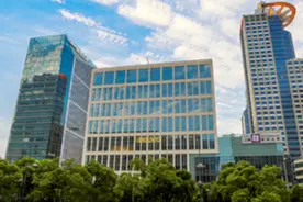 我国“天价学费”的3所大学，其中一所四年学费60万，家长却说值图片