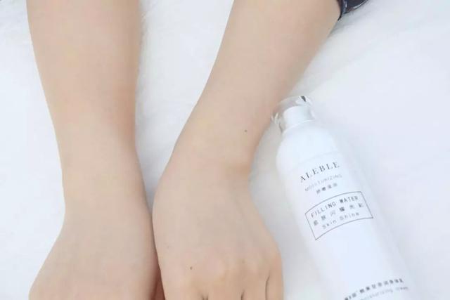aleble身体乳假白