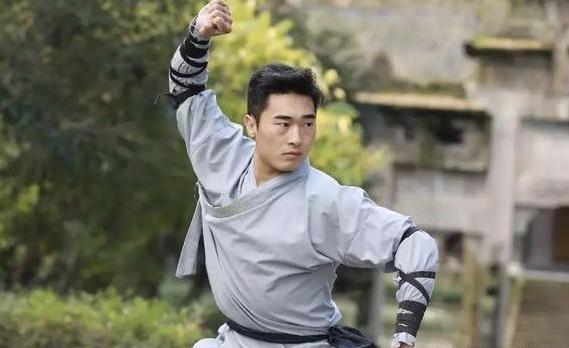 这才是真正少林武僧,10秒ko对手不过瘾,又挑战马拉松