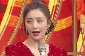 37岁佟丽娅自曝主持春晚压力大，陷自我怀疑，紧张到忘记说过话图片