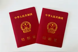 杜淳晒结婚证宣布结婚喜讯，女方身份曝光，是一名花店老板图片