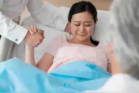 顺产生娃有多尴尬？看完才知道什么叫“产房无尊严”，画面感太强图片