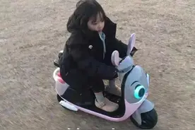 表情包：快，我要抱抱图片
