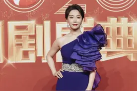 被老艺术家比下去了？马伊琍陈数同台奚美娟吕中，坐姿惹争议图片