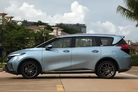 海马全新7座MPV，顶配不足15万，配2+2+3座椅布局图片