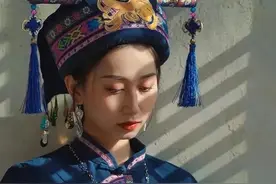 95后女孩237天拍摄56个民族服饰，太美了图片