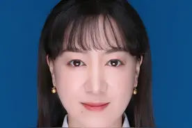 潍坊四中名师风采李敏：谱写多彩的人生乐章图片