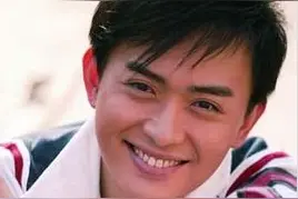 “古装王子”黄海冰：走出失败婚姻后，在再婚中觅得幸福图片