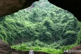 山洞里的“洁癖”老人，清贫生活一餐半斤面条，一生未娶图片