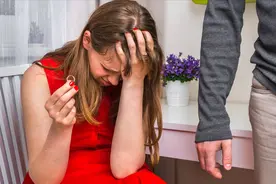 46岁女人：和邻居发生婚外情4年，3年后想复婚，才发现回不去了图片