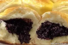 在家教你做红豆夹心面包，蓬松暄软，营养甜香，老少皆宜的美食图片