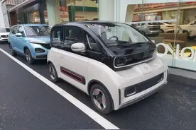 日常代步无需加油，续航305KM还能自动泊车，实拍宝骏KiWi EV图片