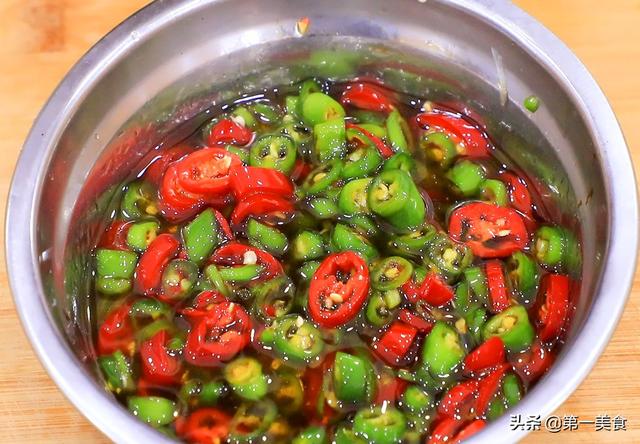 新疆麻椒鸡家常做法，料汁才是关键，厨师长分享给你，麻而不燥