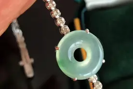 美物欣赏---钻石翡翠手链图片