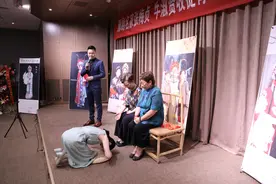 李树建20多年来第一次看到两派豫剧掌门人同收一徒图片