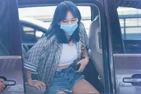 有种大胆叫程潇的“短裤”，看到拉链处的设计：也就她敢穿吧？图片