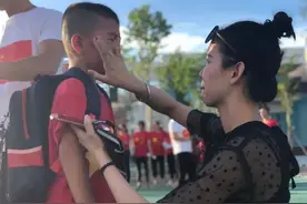 3岁娃弄坏老师金手链，宝妈道歉却拒绝赔偿，网友：做得对图片