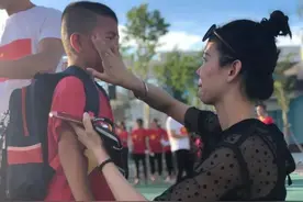 3岁娃弄坏老师金手链，宝妈道歉却拒绝赔偿，网友：做得对图片