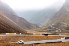 独库公路：秋末冬初之美图片