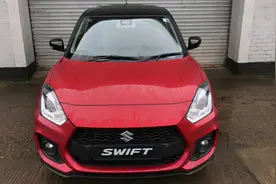 新款铃木雨燕抵港，外观更运动，配1.4T+6AT，不比飞度香图片