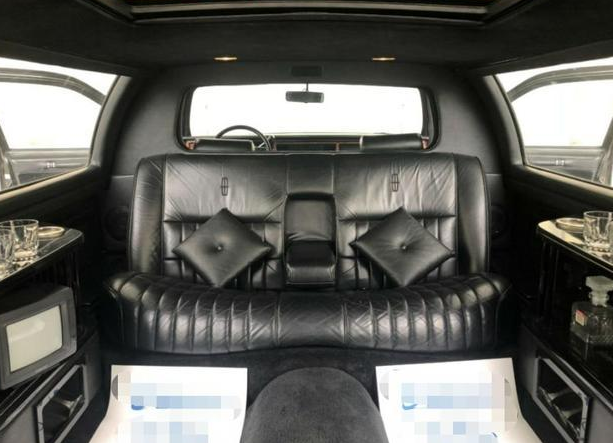 93年的林肯城市为啥能卖30万？一看配置，网友：物有所值