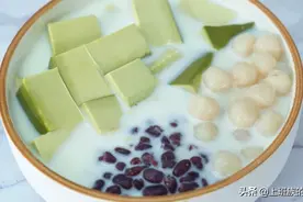 不用出门不用点外卖，在家有冰箱就能做的抹茶奶冻图片