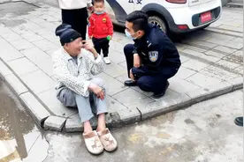 派出所一天连续救助三名老人 民警总结老人“防走失八法”图片