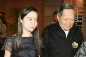 相伴17年，杨振宁说翁帆是上天赐给他的礼物，为了多陪她争取活过100岁，如今他做到了图片