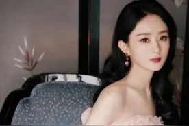 赵丽颖现身云南，粉色空气云朵裙，人气爆棚，赵满街偶遇赵满楼图片