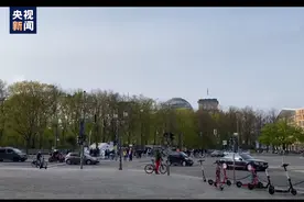 五一劳动节德国柏林发生示威游行 超过50名警察受伤图片