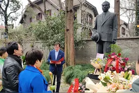 做红色文化的传播者，曙光医院薪火青年讲解团担任周公馆讲解志愿者图片