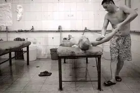 洗澡搓下来的黑泥究竟是什么？黑泥在1000倍显微镜下是什么样子？图片