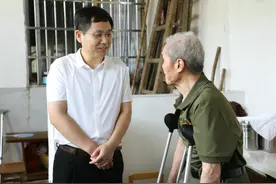 熊一江赴中医药科创城走访慰问抗战老兵图片