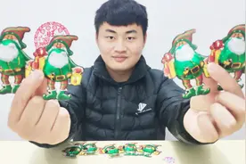 试吃圣诞老人巧克力，萌萌的好可爱啊，提前祝大家圣诞节快乐视频封面