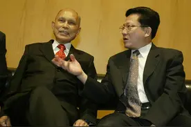 香港最有前途的2个富二代：一个或成为香港首富，一个有望成特首图片