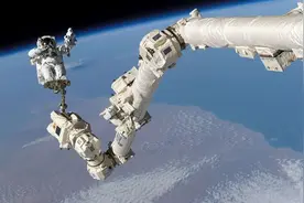 中国空间站机械臂被指抄加拿大作业，美国竟一反常态不吭声？图片