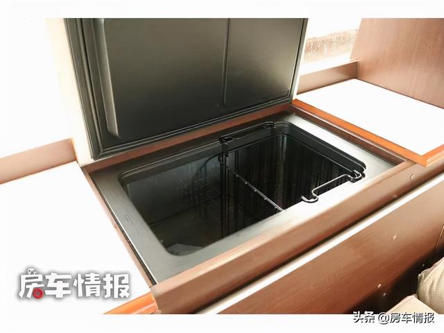 格瑞斯房车真少见！弹出式车顶内藏大床，6座设计上班开能带同事