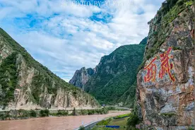 川藏交界的小村庄，用一座山标注“西藏”，背后故事令人热血沸腾图片