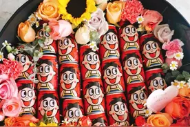 “六一”零食花束很走俏图片