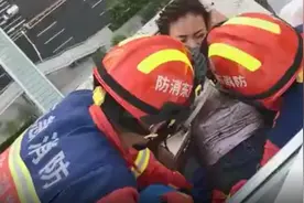 醉女32楼坠下命大 消防精心“打包”送院图片