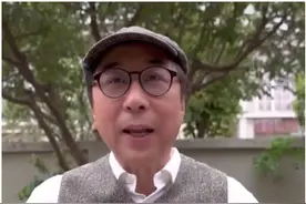 62岁冯巩出镜变拉风少年，娇妻风韵犹存，35岁儿子成“IT王子”图片