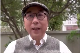 62岁冯巩出镜变拉风少年，娇妻风韵犹存，35岁儿子成“IT王子”图片