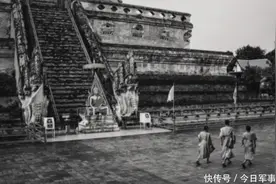 不可思议，四十辆坦克，三百名步兵，被一个几十人的特工队全歼图片