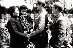 记得《南征北战》赵大娘吗？表演大方，丈夫是该片刘团长的饰演者图片